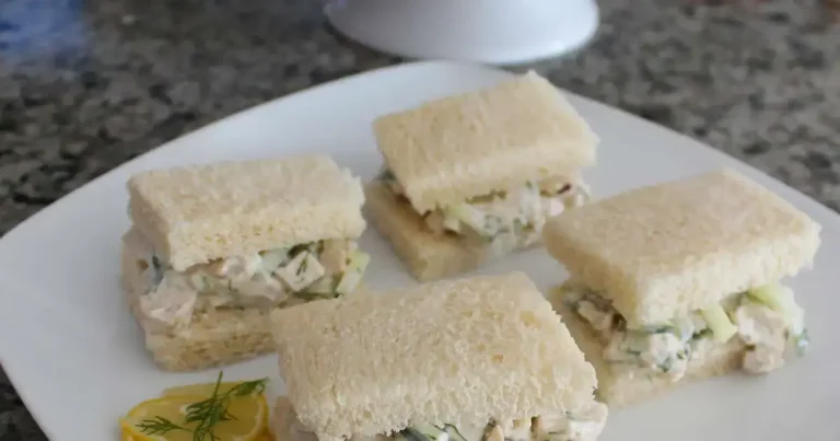 Foto da receita de Sanduíches de Salada de Frango