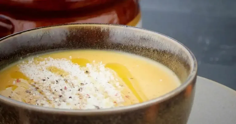 Foto da receita de Sopa de Abóbora Butternut Assada com Leite de Coco