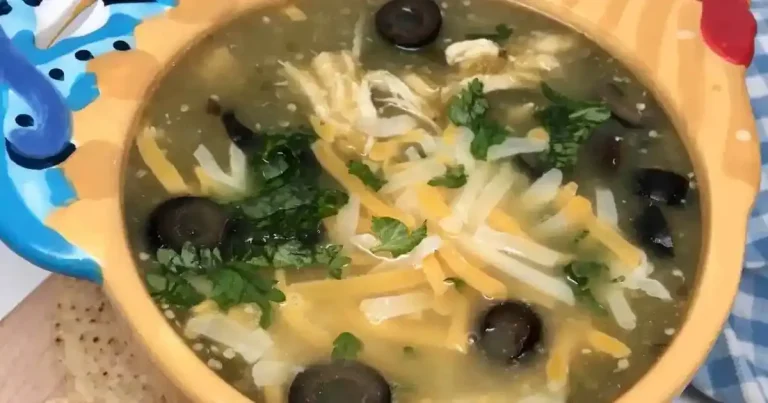 Foto da receita de Sopa de Frango com Tomatillo